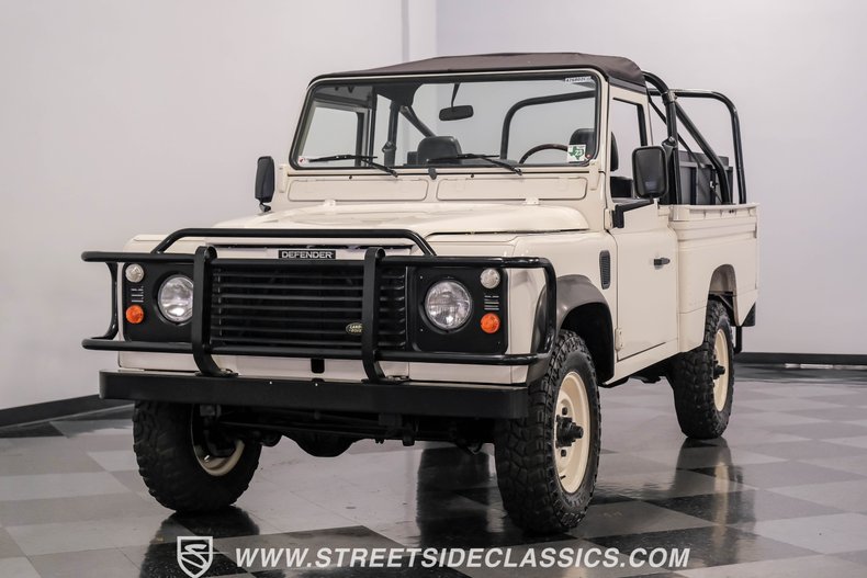 Land-rover-Defender-1991-White-Black-3