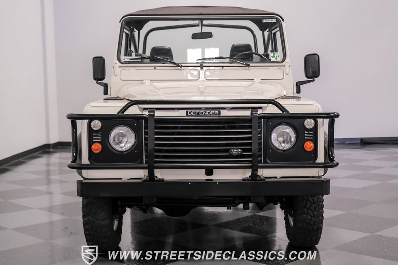 Land-rover-Defender-1991-White-Black-31