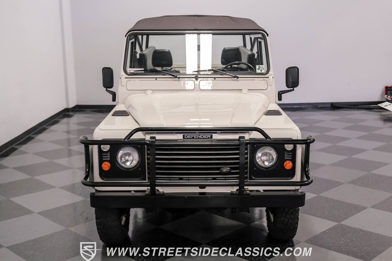Land-rover-Defender-1991-White-Black-32