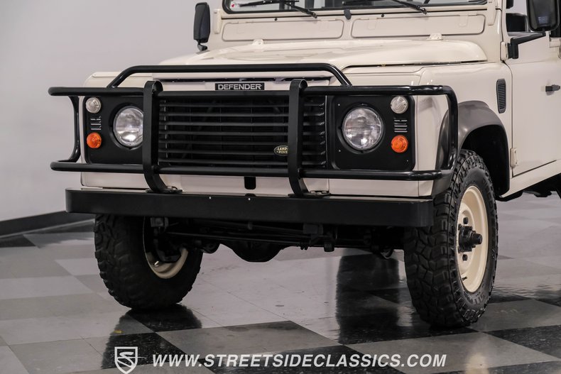 Land-rover-Defender-1991-White-Black-33