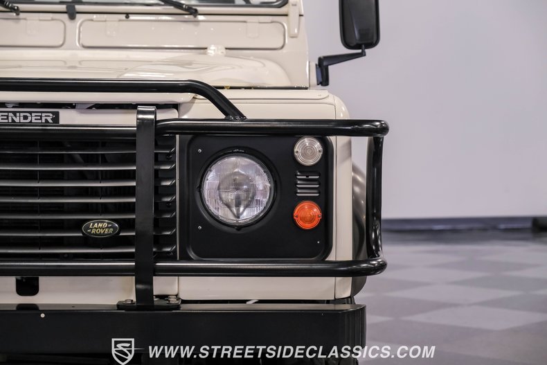 Land-rover-Defender-1991-White-Black-35