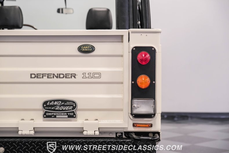 Land-rover-Defender-1991-White-Black-36