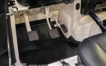 Land-rover-Defender-1991-White-Black-42