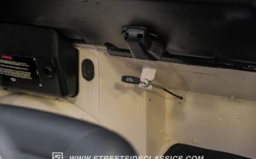 Land-rover-Defender-1991-White-Black-44