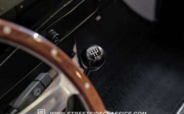 Land-rover-Defender-1991-White-Black-45