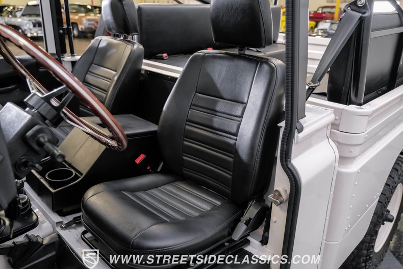 Land-rover-Defender-1991-White-Black-46