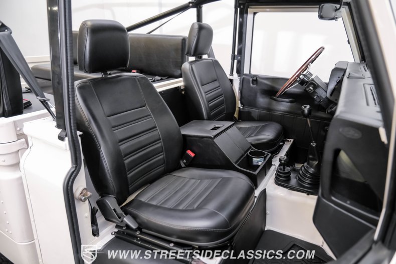 Land-rover-Defender-1991-White-Black-48