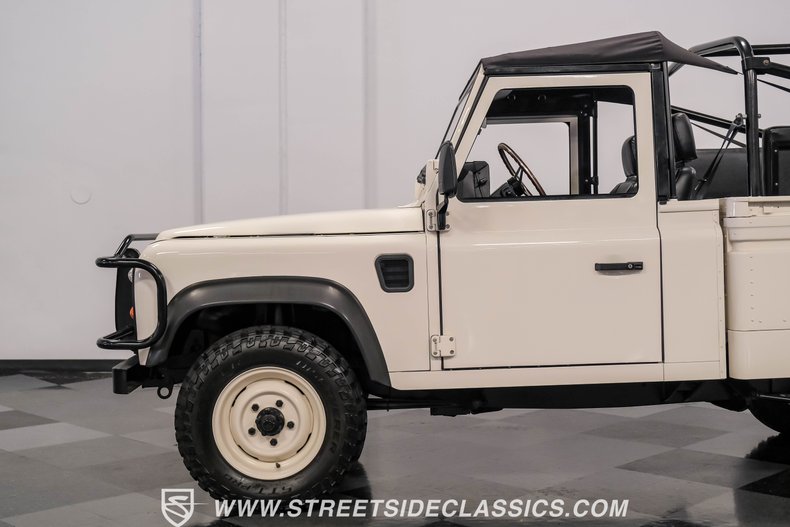 Land-rover-Defender-1991-White-Black-5