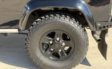 Land-rover-Defender-1992-Black-Faux-Black-Leather-9