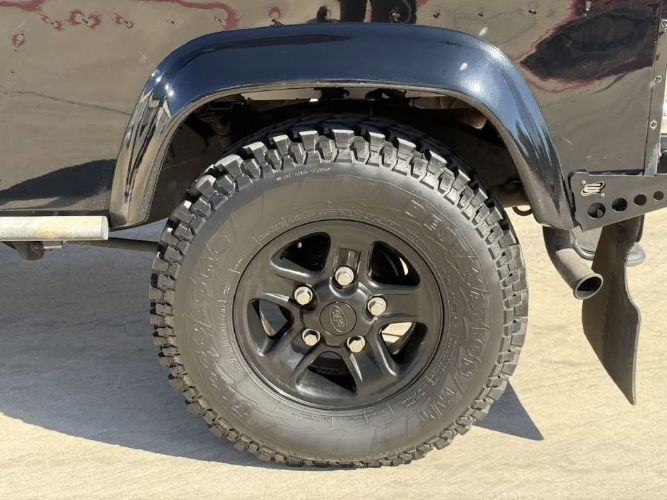 Land-rover-Defender-1992-Black-Faux-Black-Leather-9