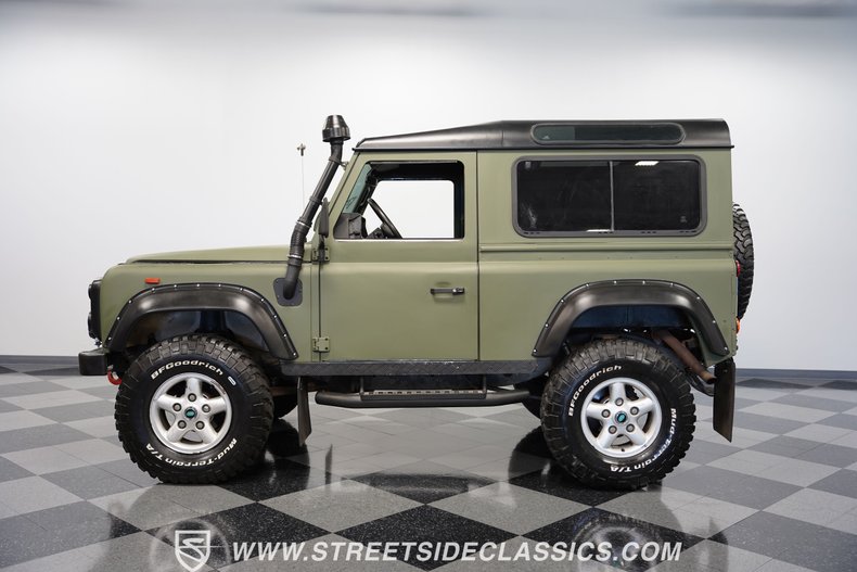 Land-rover-Defender-1992-Matte-Green-Gray-1
