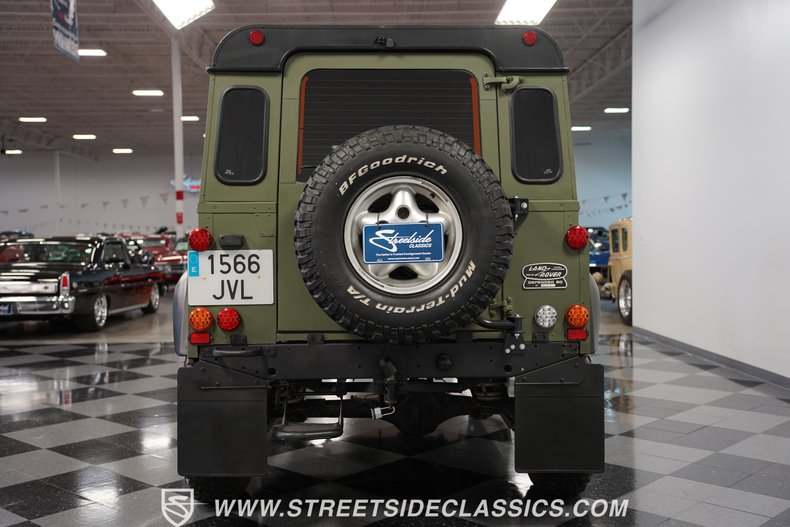 Land-rover-Defender-1992-Matte-Green-Gray-10