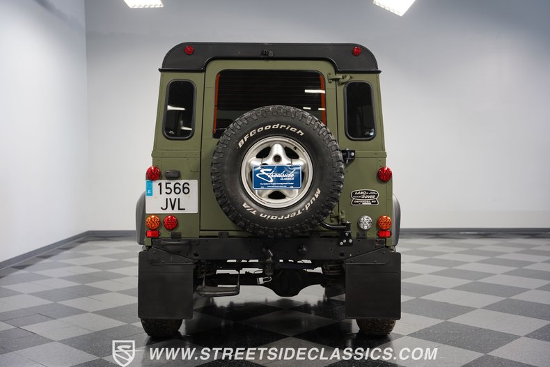 Land-rover-Defender-1992-Matte-Green-Gray-11