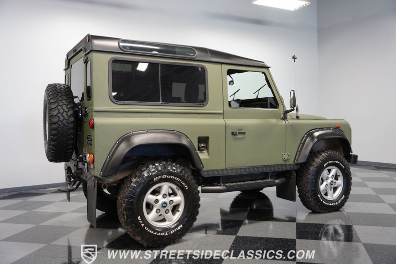 Land-rover-Defender-1992-Matte-Green-Gray-13