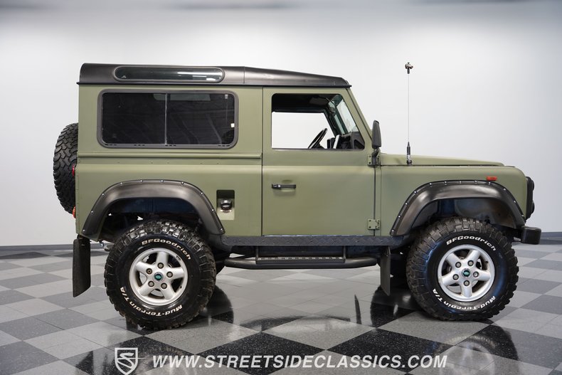 Land-rover-Defender-1992-Matte-Green-Gray-14