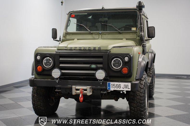 Land-rover-Defender-1992-Matte-Green-Gray-21