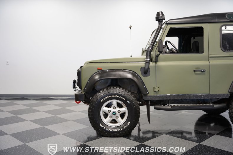 Land-rover-Defender-1992-Matte-Green-Gray-23