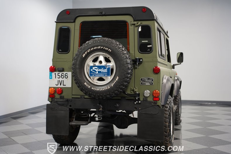Land-rover-Defender-1992-Matte-Green-Gray-28