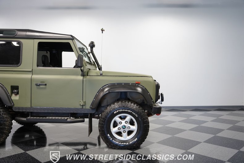 Land-rover-Defender-1992-Matte-Green-Gray-31