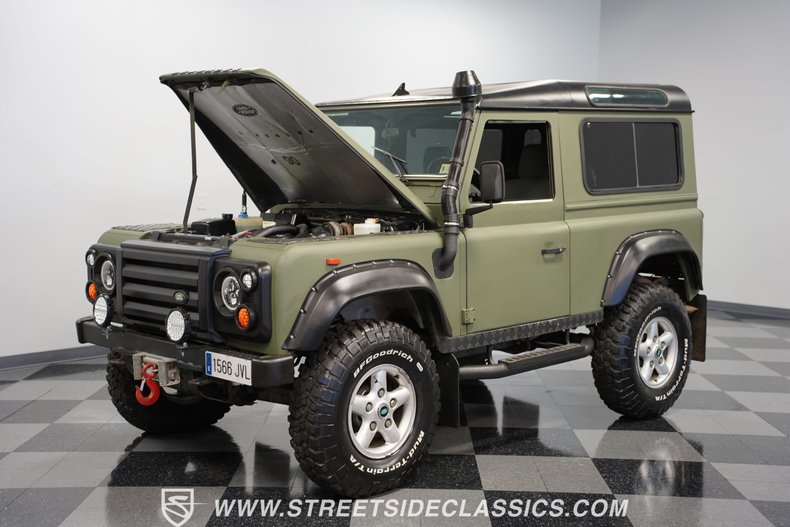 Land-rover-Defender-1992-Matte-Green-Gray-33