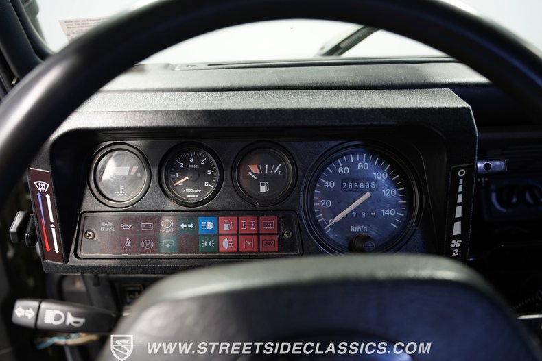Land-rover-Defender-1992-Matte-Green-Gray-42