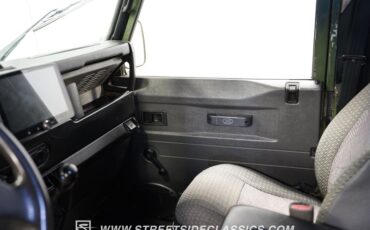 Land-rover-Defender-1992-Matte-Green-Gray-46