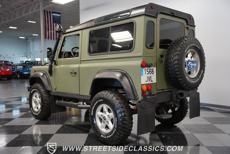 Land-rover-Defender-1992-Matte-Green-Gray-9