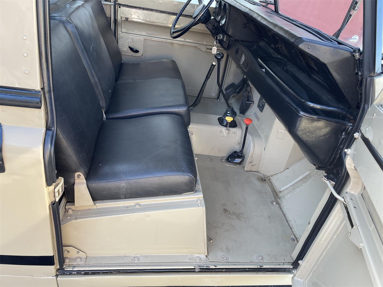 Land-rover-Defender-1993-Beige-Black-12