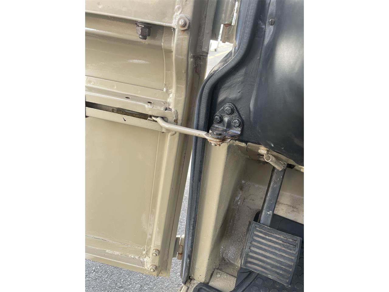 Land-rover-Defender-1993-Beige-Black-15