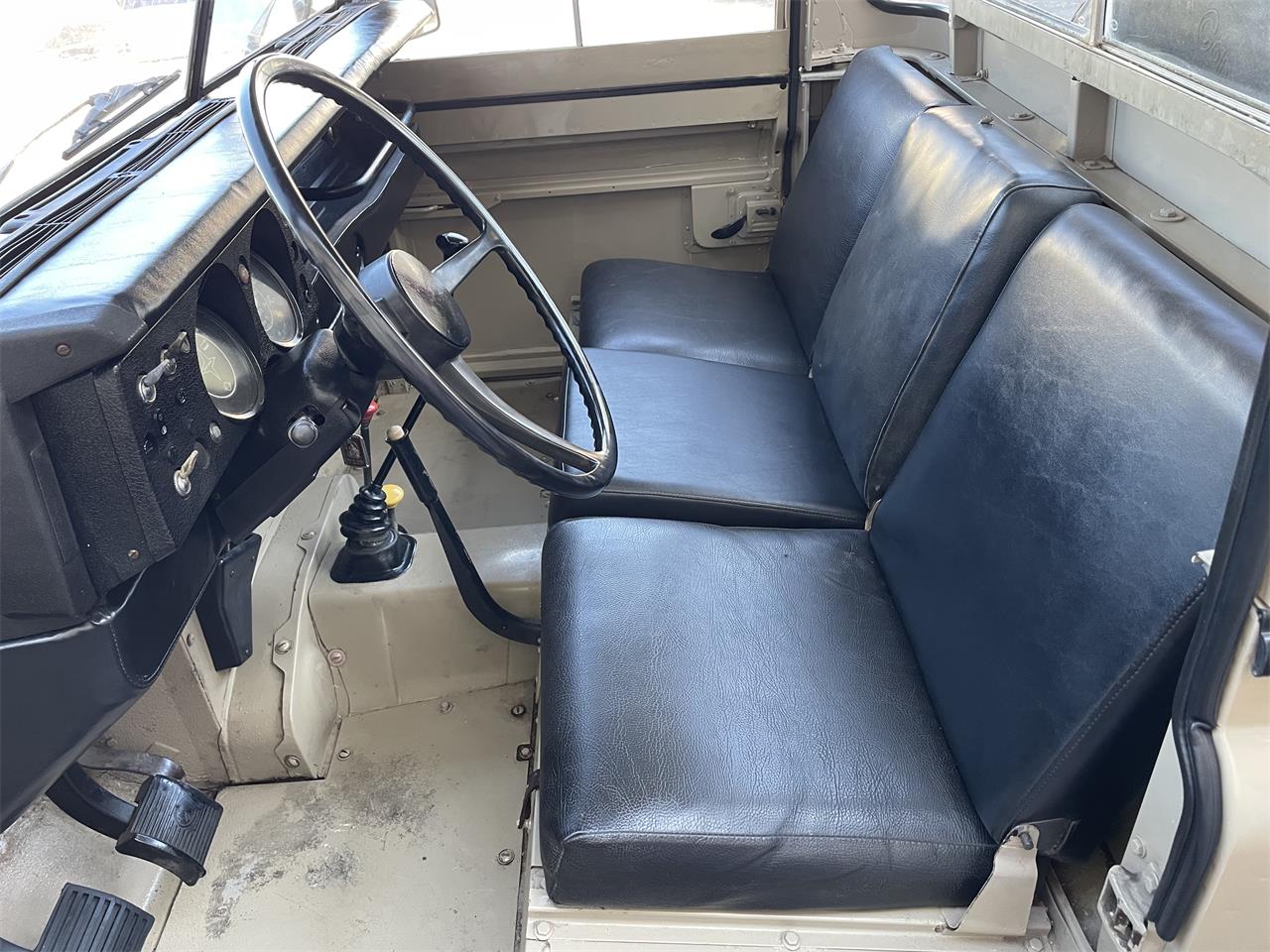 Land-rover-Defender-1993-Beige-Black-2
