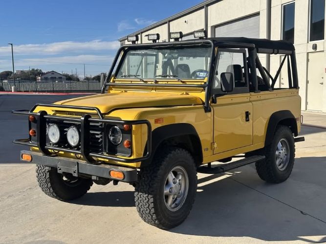 Land-rover-Defender-1994-YellowBlack-Top-Black-16
