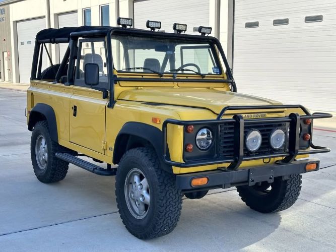 Land-rover-Defender-1994-YellowBlack-Top-Black-17