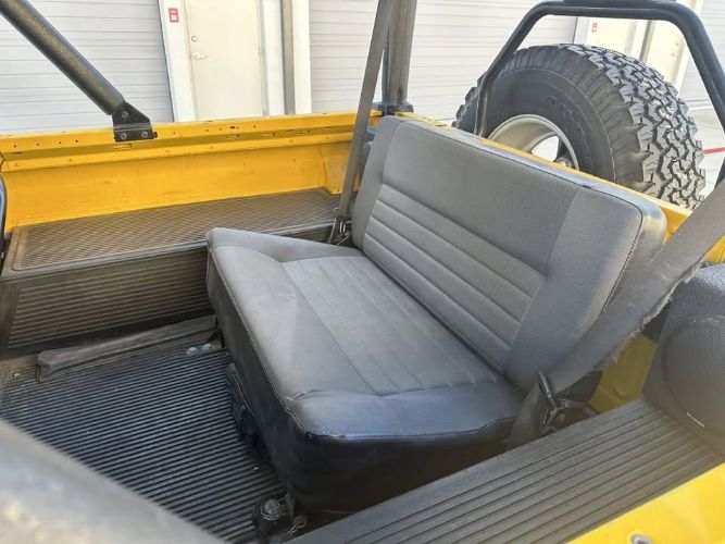 Land-rover-Defender-1994-YellowBlack-Top-Black-18