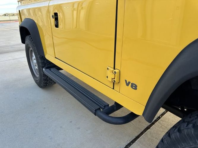 Land-rover-Defender-1994-YellowBlack-Top-Black-4