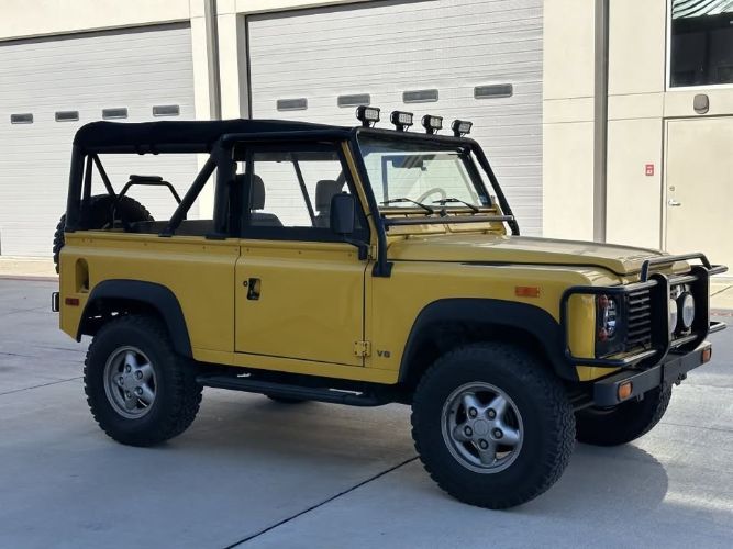 Land-rover-Defender-1994-YellowBlack-Top-Black-7