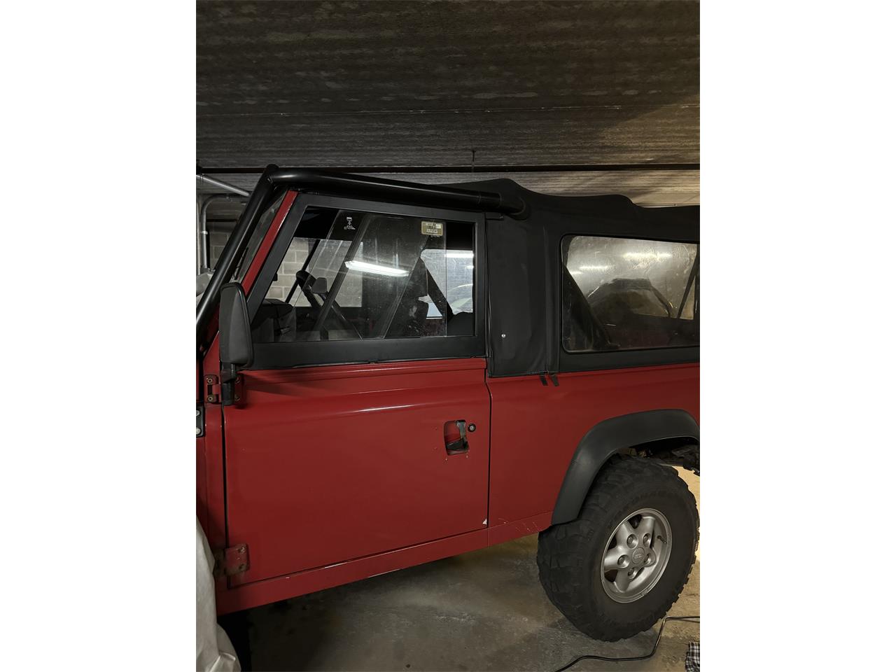 Land-rover-Defender-1995-Red-Black-13