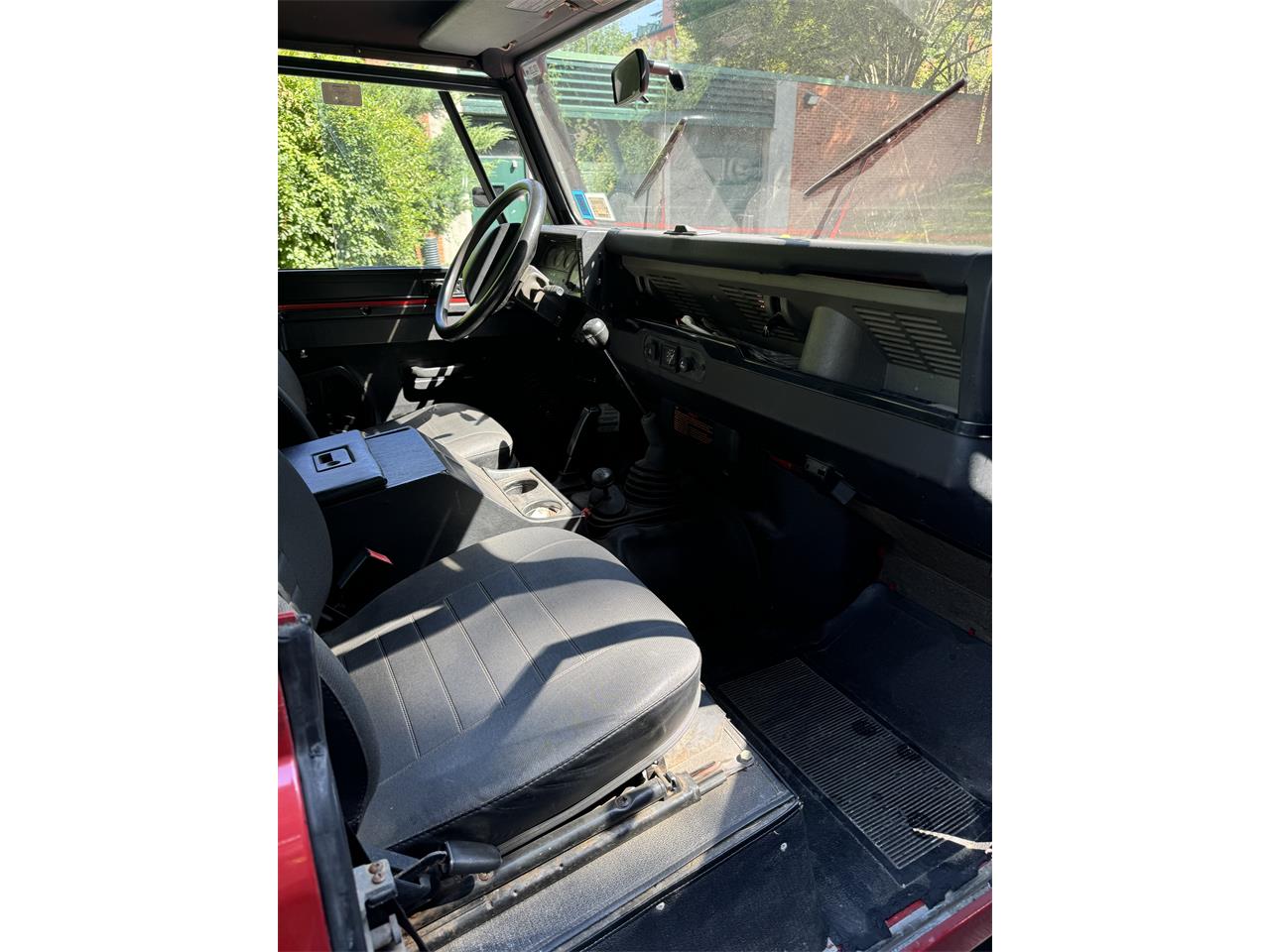 Land-rover-Defender-1995-Red-Black-14