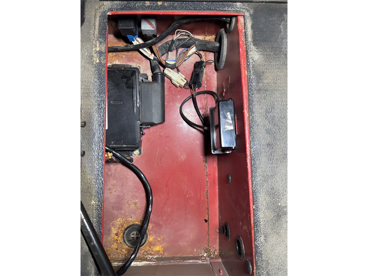 Land-rover-Defender-1995-Red-Black-18