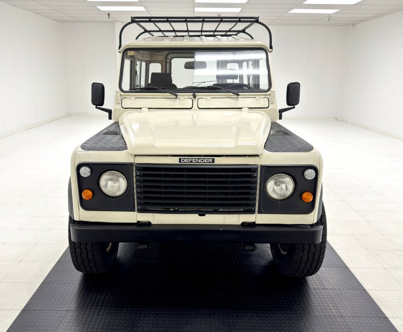 Land-rover-Defender-90-1987-Chamonix-White-Black-9