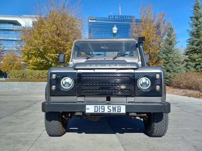 Land-rover-Defender-90-1990-Gray-Black-17