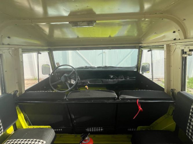 Land-rover-Other-1983-Yellow-13