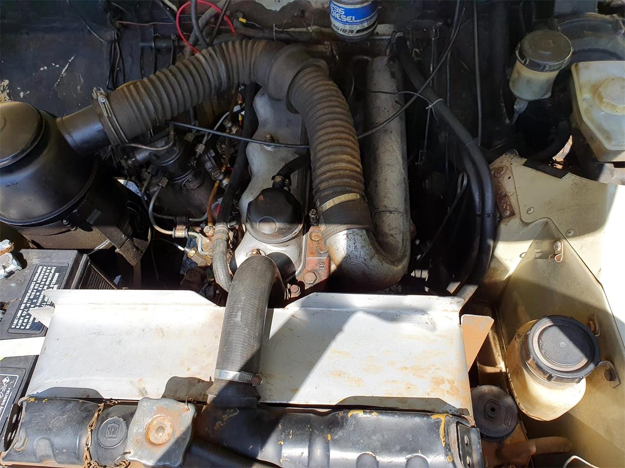 Land-rover-Santana-1978-Safari-Sand-SandBlack-17