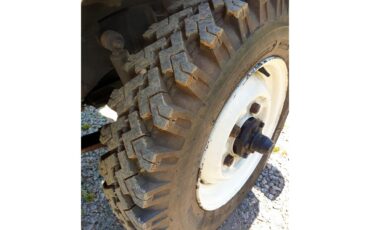 Land-rover-Santana-1978-Safari-Sand-SandBlack-21