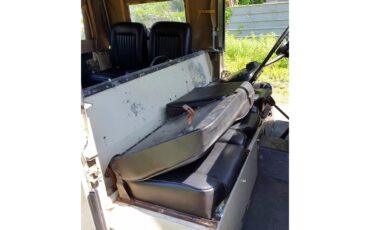 Land-rover-Santana-1978-Safari-Sand-SandBlack-26