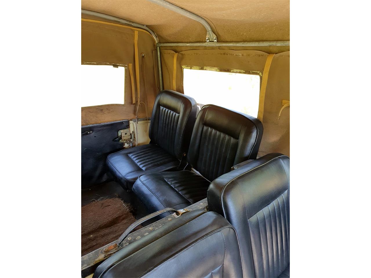 Land-rover-Santana-1978-Safari-Sand-SandBlack-28