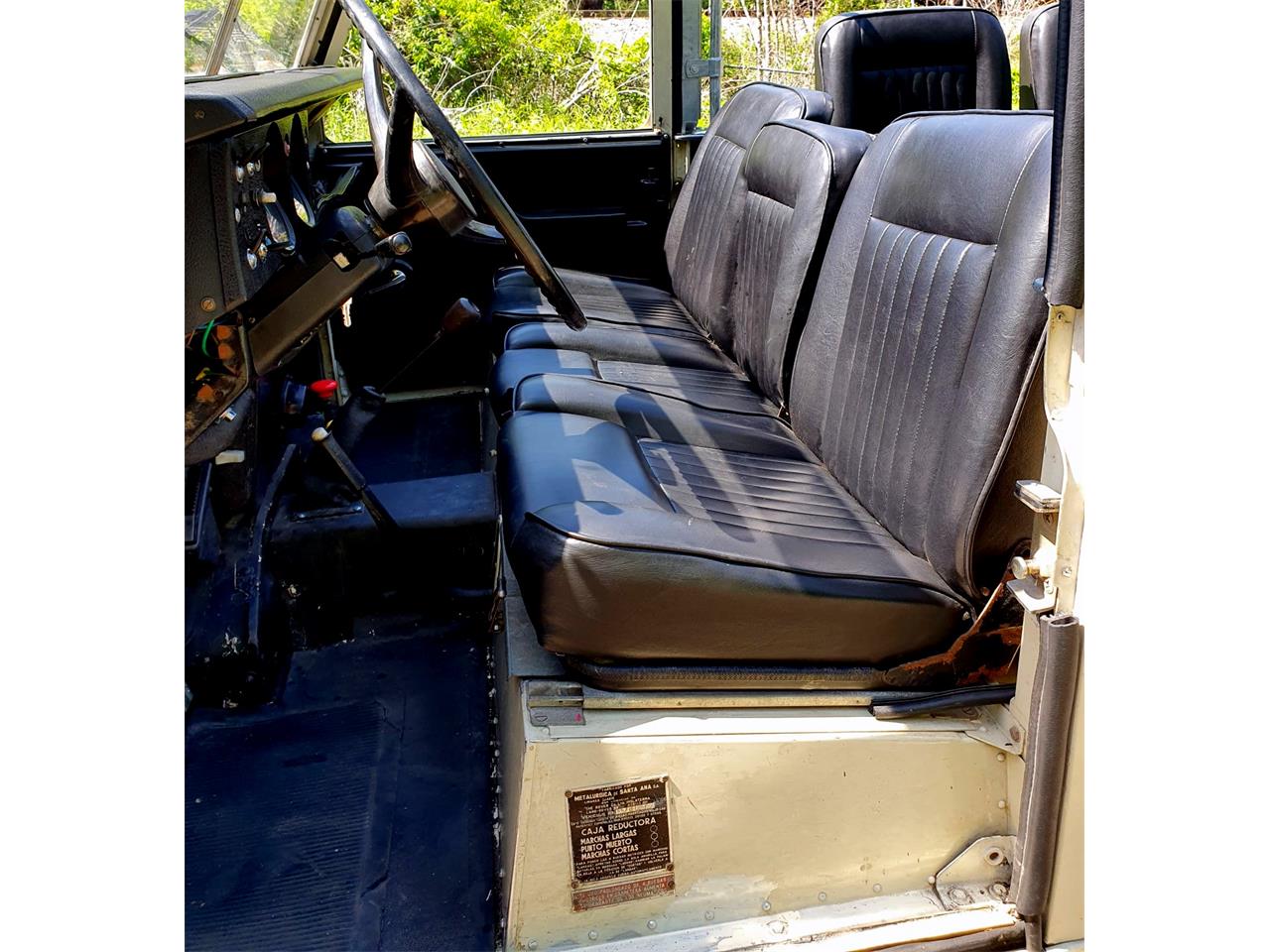 Land-rover-Santana-1978-Safari-Sand-SandBlack-5