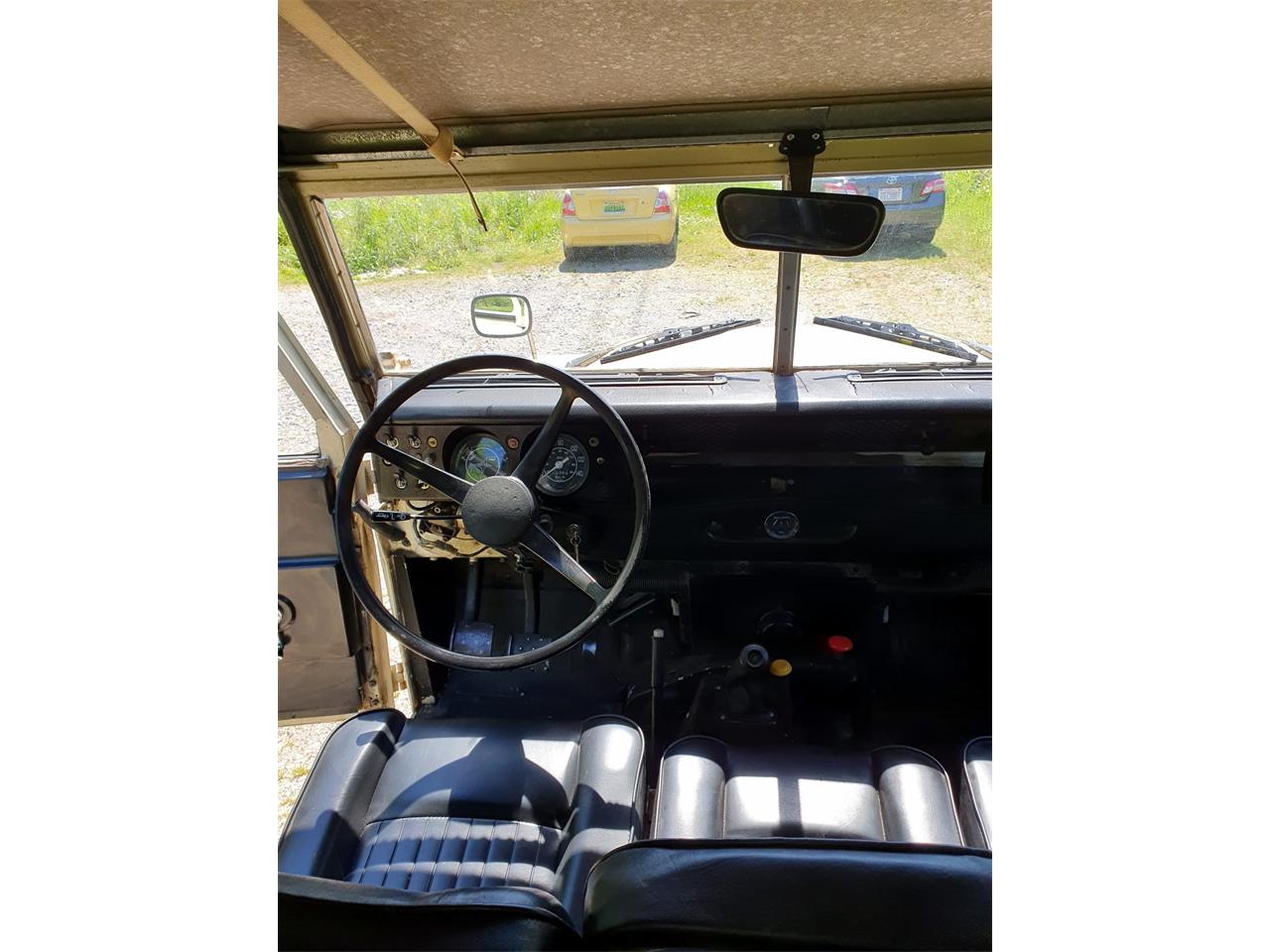 Land-rover-Santana-1978-Safari-Sand-SandBlack-9