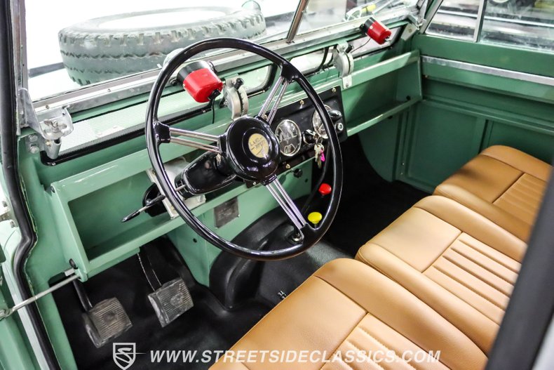 Land-rover-Series-2a-1963-Olive-Tan-2