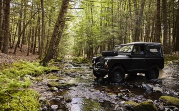 Land-rover-Series-iia-1970-Matte-Black-Black-1