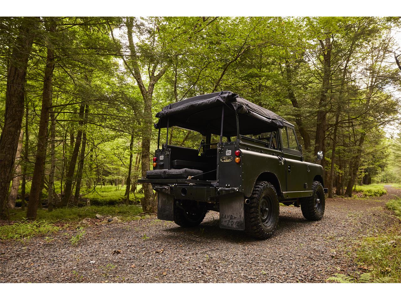 Land-rover-Series-iia-1970-Matte-Black-Black-3